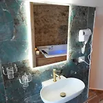 Alojamento de Acomodação e Pequeno-almoço Conte Luxury