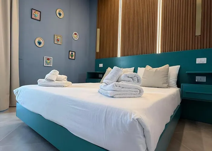 לינה וארוחת בוקר Conte Luxury 4*