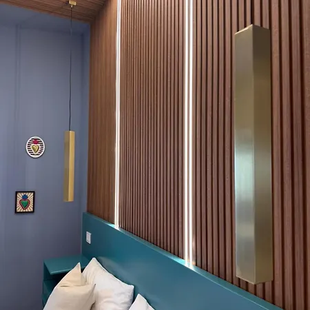 Conte Luxury